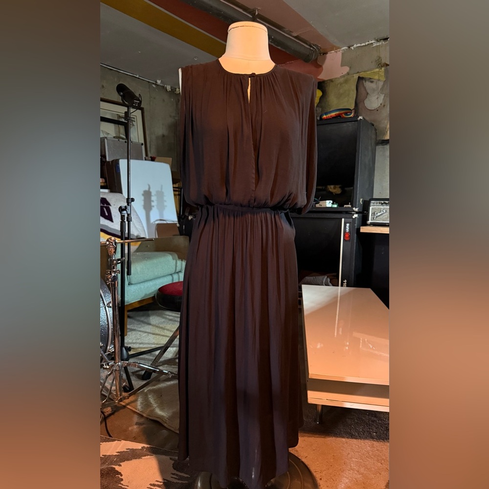 Silence + Noise Charcoal dress with keyhole front Accent